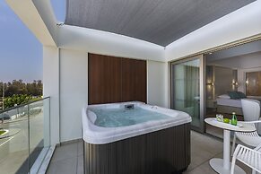 Ivi Mare - Designed for adults by Louis Hotels