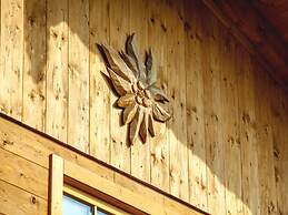 Chalet unter Weißblauem Himmel