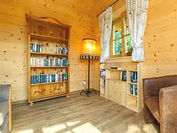 Chalet unter Weißblauem Himmel