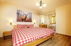 Chalet unter Weißblauem Himmel