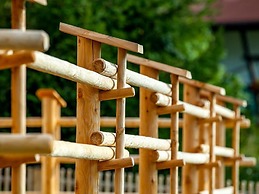 Chalet unter Weißblauem Himmel
