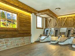 Chalet unter Weißblauem Himmel