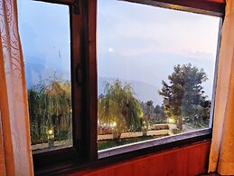 Royal Jardin Whistling Pines Resort