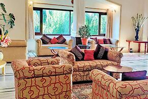 Royal Jardin Whistling Pines Resort