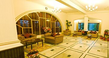 Royal Jardin Whistling Pines Resort