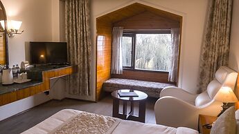 Royal Jardin Whistling Pines Resort