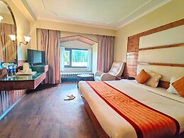 Royal Jardin Whistling Pines Resort