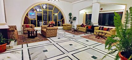 Royal Jardin Whistling Pines Resort