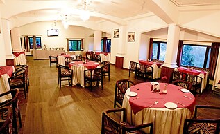 Royal Jardin Whistling Pines Resort