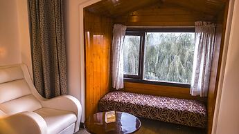 Royal Jardin Whistling Pines Resort