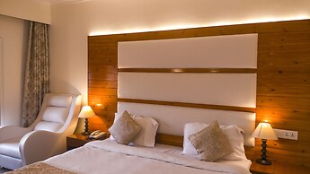 Royal Jardin Whistling Pines Resort