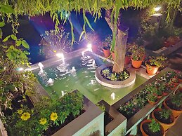 Royal Jardin Whistling Pines Resort