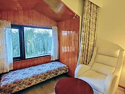 Royal Jardin Whistling Pines Resort