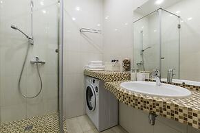 Artsy Apartment near Nevsky