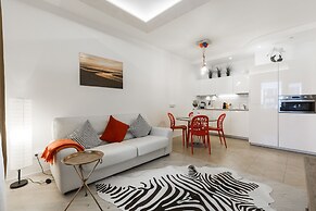 Artsy Apartment near Nevsky