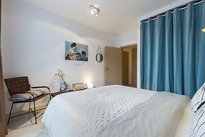 Artsy Apartment near Nevsky