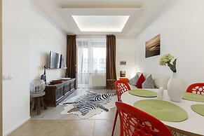 Artsy Apartment near Nevsky