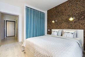 Artsy Apartment near Nevsky