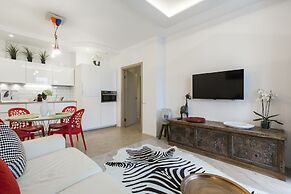 Artsy Apartment near Nevsky