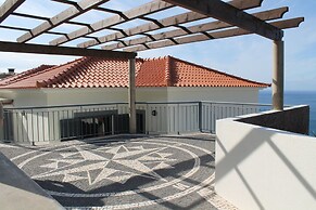 Casa Amaro Mar by Our Madeira