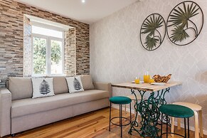 Alfama Vintage Studio Apartment w/ RiverView - by LU Holidays