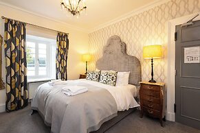 Altskeith Country House on Loch Ard