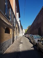 Nice and Cozy Quiet Apartment Right in the Center