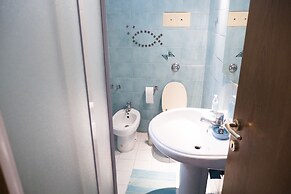 Nice and Cozy Quiet Apartment Right in the Center