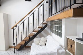 Nice and Cozy Quiet Apartment Right in the Center