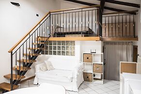 Nice and Cozy Quiet Apartment Right in the Center