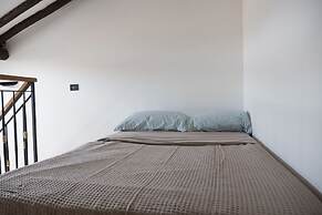 Nice and Cozy Quiet Apartment Right in the Center