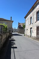 Le Patio Chambres et Table dHotes