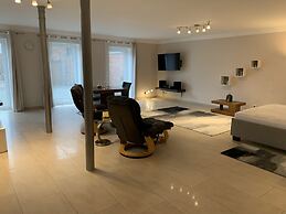 Apartment Ahsbahs Suite near Airport