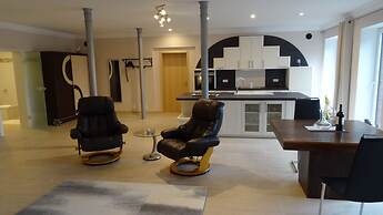 Apartment Ahsbahs Suite near Airport