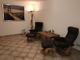 Apartment Ahsbahs Suite near Airport