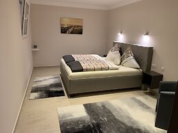 Apartment Ahsbahs Suite near Airport