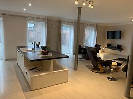 Apartment Ahsbahs Suite near Airport