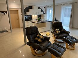 Apartment Ahsbahs Suite near Airport
