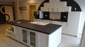 Apartment Ahsbahs Suite near Airport