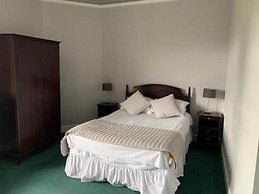 OYO Dunmar House Hotel