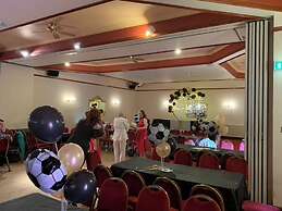 Oyo Dunmar House Hotel