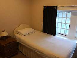 OYO Dunmar House Hotel