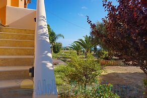 Alekos Beach Houses - Natura Gialla