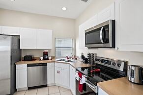 7BR Pool Home Emerald Island by SHV-8409