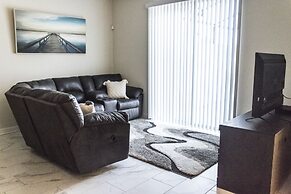 7BR Pool Home Emerald Island by SHV-8409