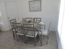 7BR Pool Home Emerald Island by SHV-8409