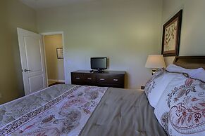 7BR Pool Home Emerald Island by SHV-8409