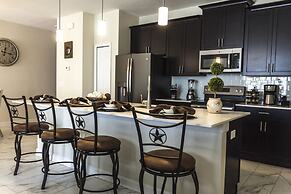 7BR Pool Home Emerald Island by SHV-8409