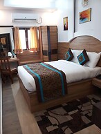 Hotel The Golden Sunrise