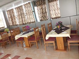 Hotel The Golden Sunrise